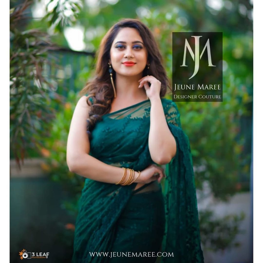 Malayalam Actress Miya George in Sleeveless Green Saree